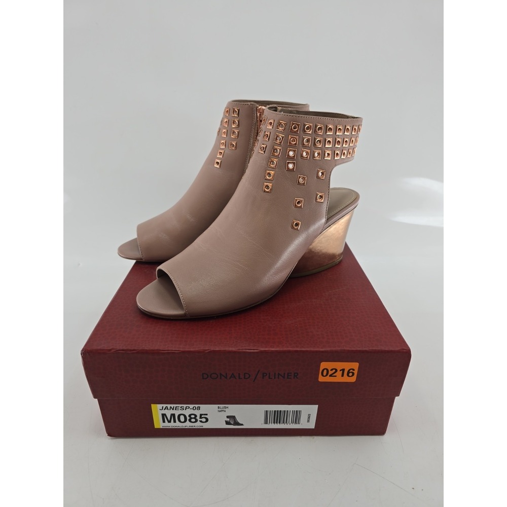 Donald Pliner Janesp Peep-toe Booties Beige Leather with Stud Details Sz 8.5‎